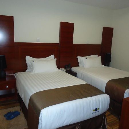 Miracle Hotel Addis Ababa Ngoại thất bức ảnh